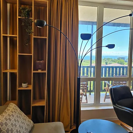 Apartment трехкомнатный с видом на море
