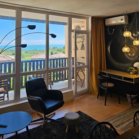 Apartment трехкомнатный с видом на море *