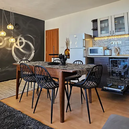 трехкомнатный с видом на море Apartment *